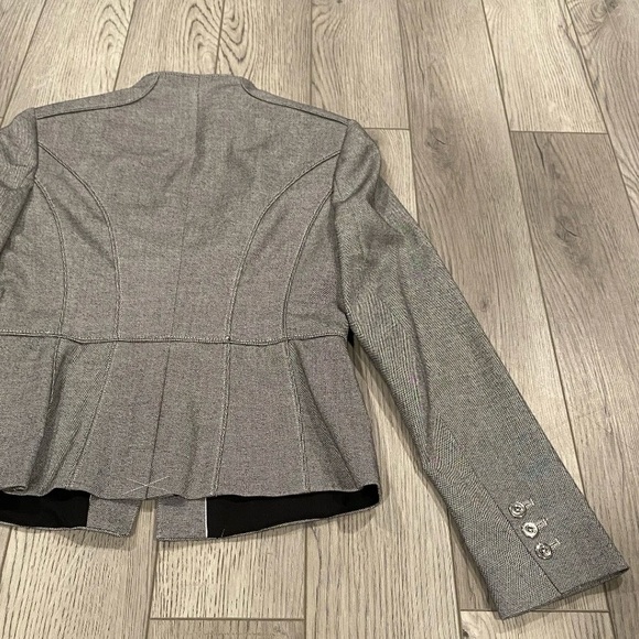 White House Black Market Blazer Size 0 Career Work Jacket Gray Ruffle Trim - Picture 10 of 15